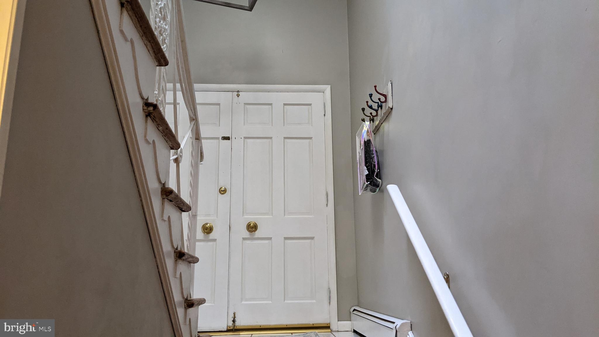 406 Hillside Road Ridley Park, PA 19078 - Photo 3 of 47