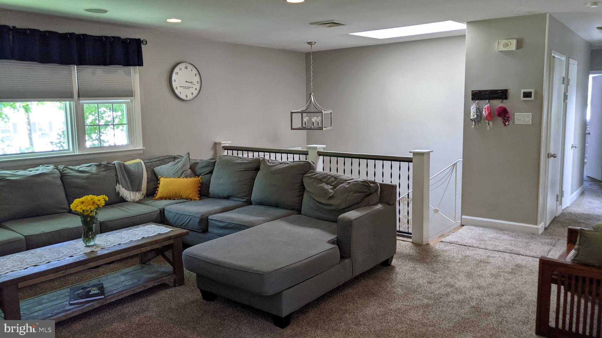 406 Hillside Road Ridley Park, PA 19078 - Photo 4 of 47