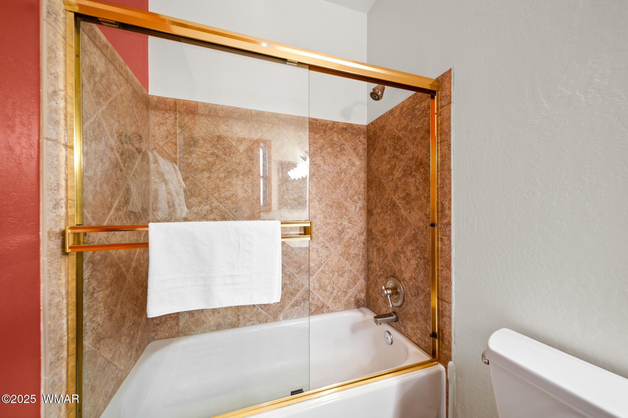 1621 Gambel Oak Road Show Low, AZ 85901 - Photo 24 of 50 Guest Shower