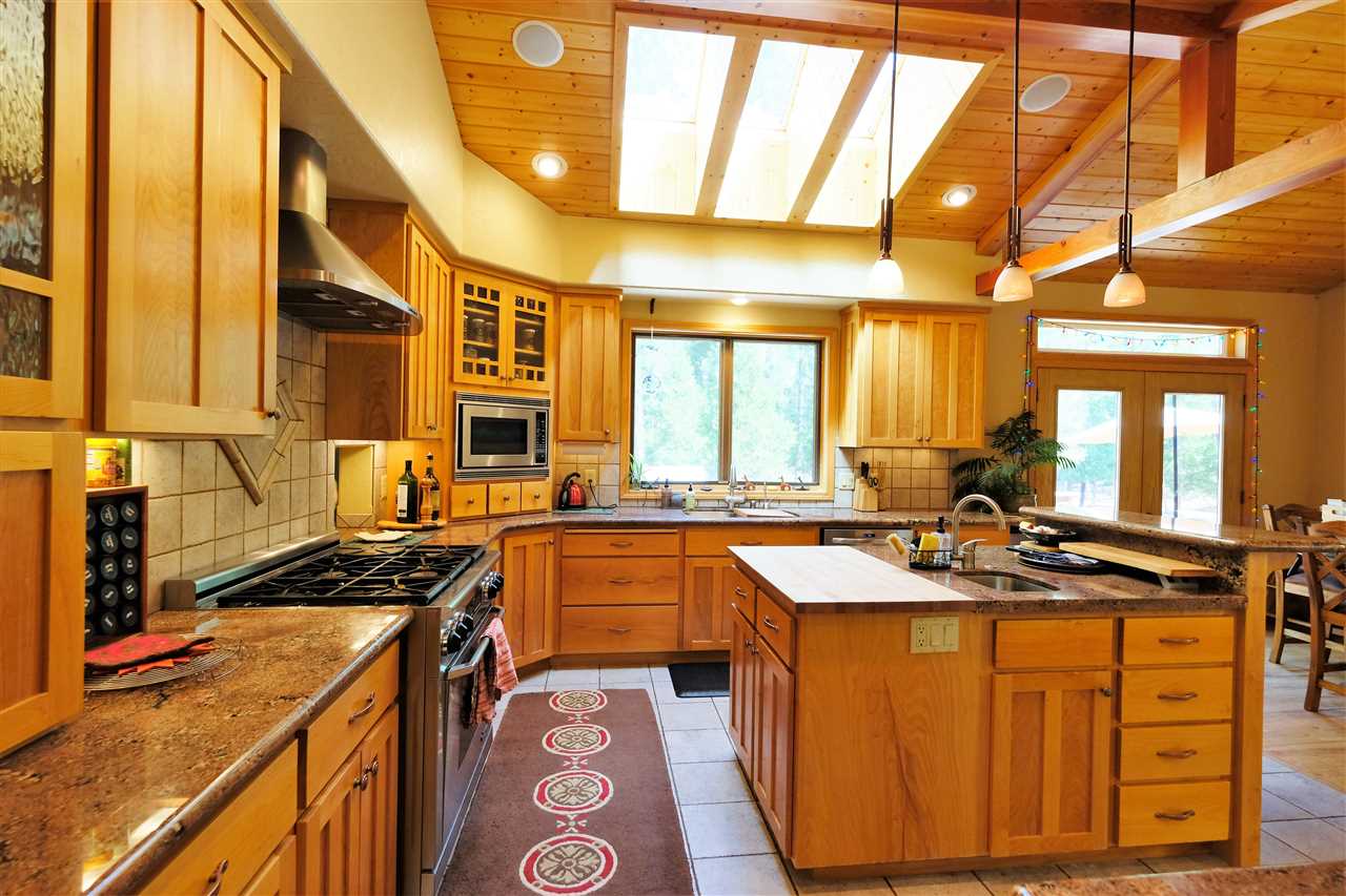 10716 North Old Stage Road Weed, CA 96094 - Photo 3 of 17 Gallery Image 3