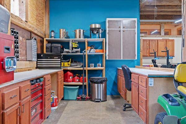 W7760 County Rd ZB Onalaska, WI 54650 - Photo 27 of 27 garage work bench