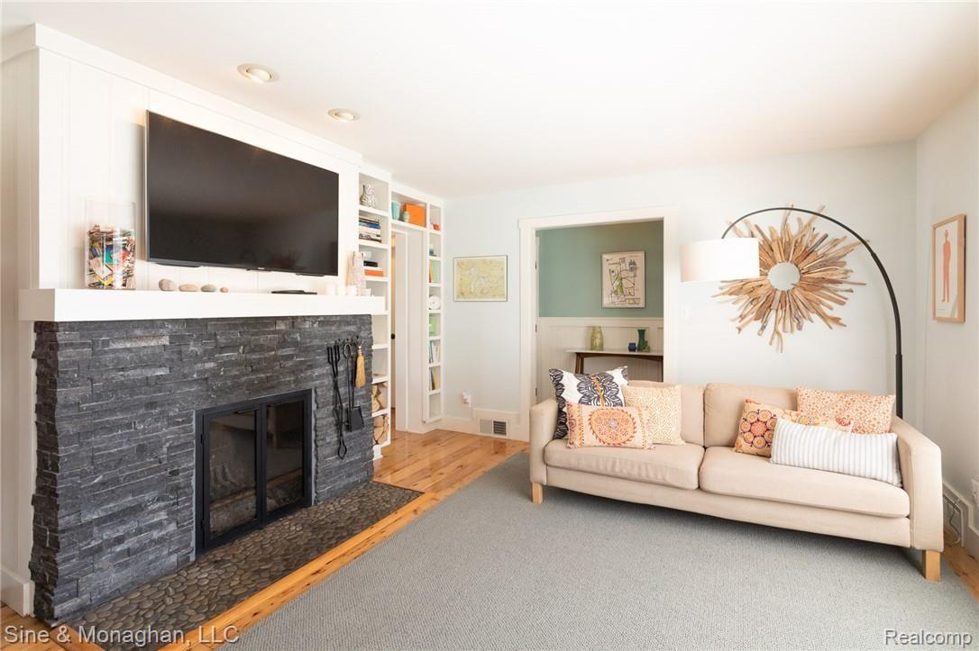 304 Lothrop Road Grosse Pointe, MI 48236 - Photo 11 of 36 11.jpg