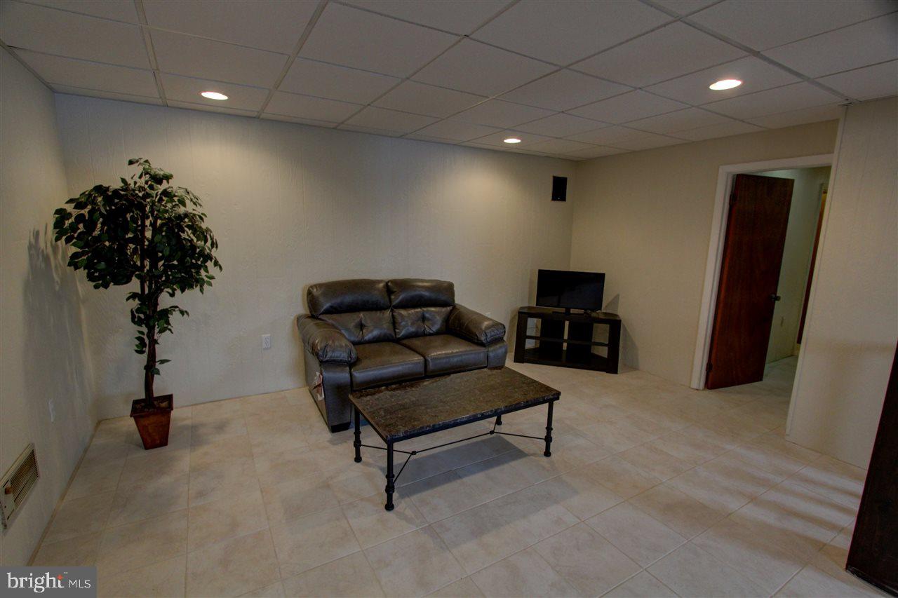 4602 Harwich Road Harrisburg, PA 17109 - Photo 17 of 25 Gallery Image 17