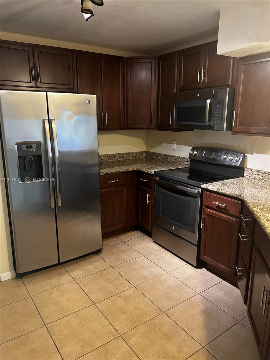 802 Constitution Drive, Unit 802B Homestead, FL 33034 - Photo 1 of 11