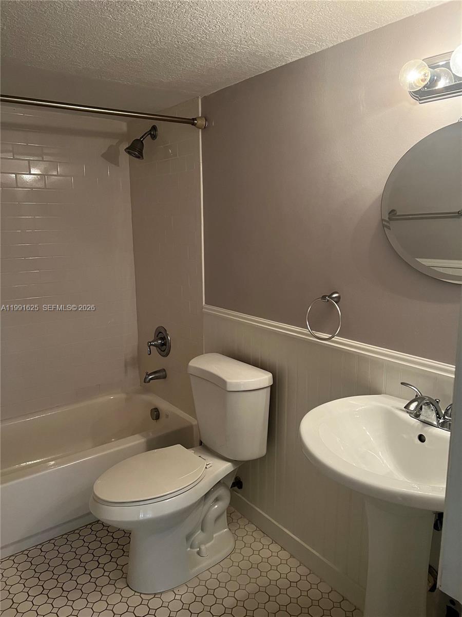 802 Constitution Drive, Unit 802B Homestead, FL 33034 - Photo 9 of 11