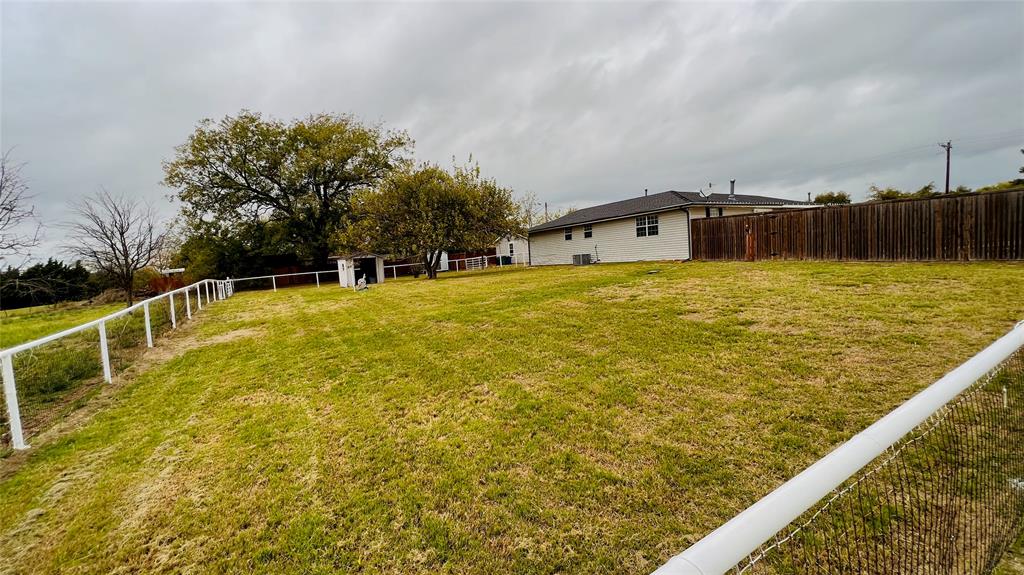 7301 Fishtrap Road Cross Roads, TX 76227 - Photo 10 of 40