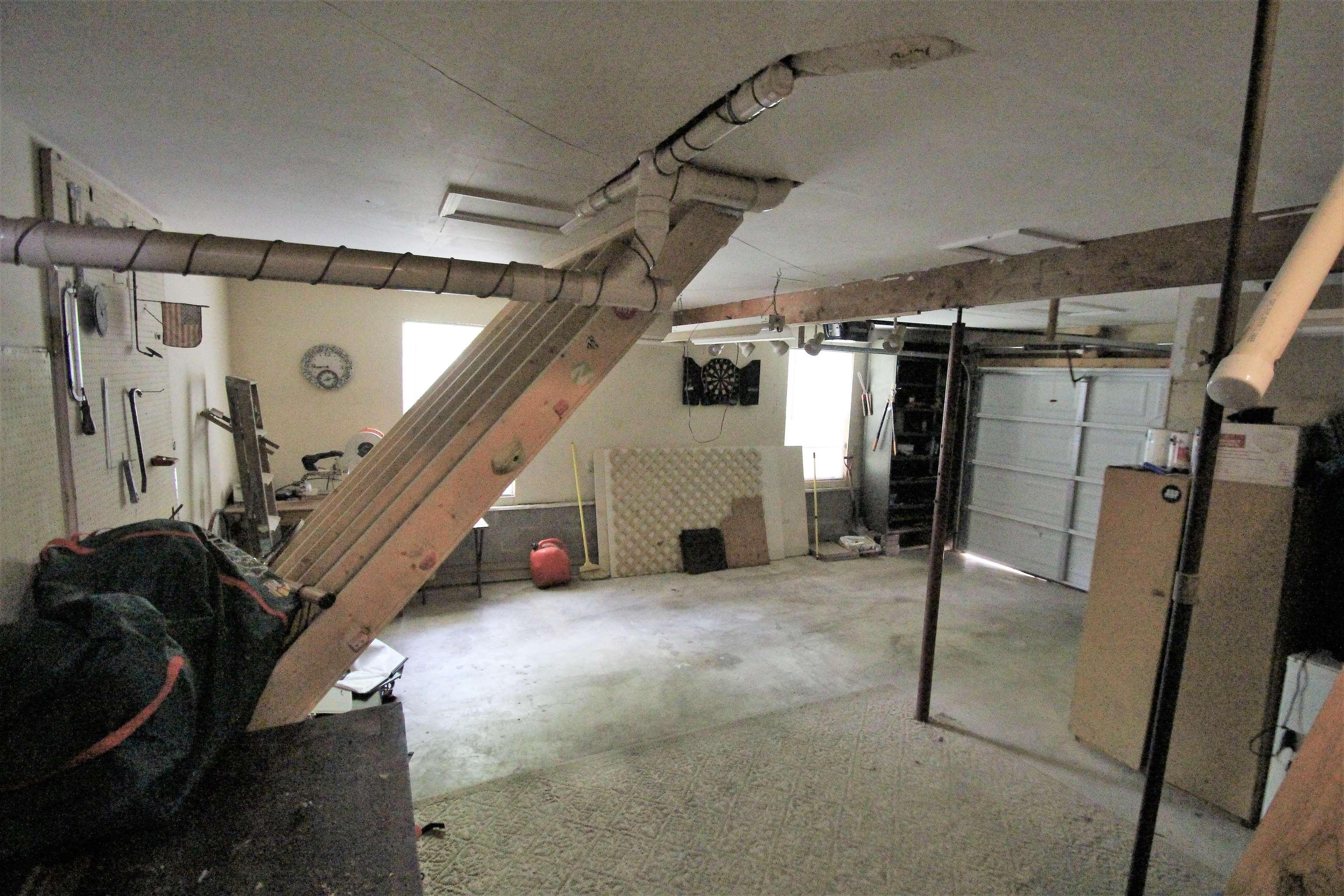 1156 Hayne Road Memphis, TN 38119 - Photo 21 of 25 a view of a garage