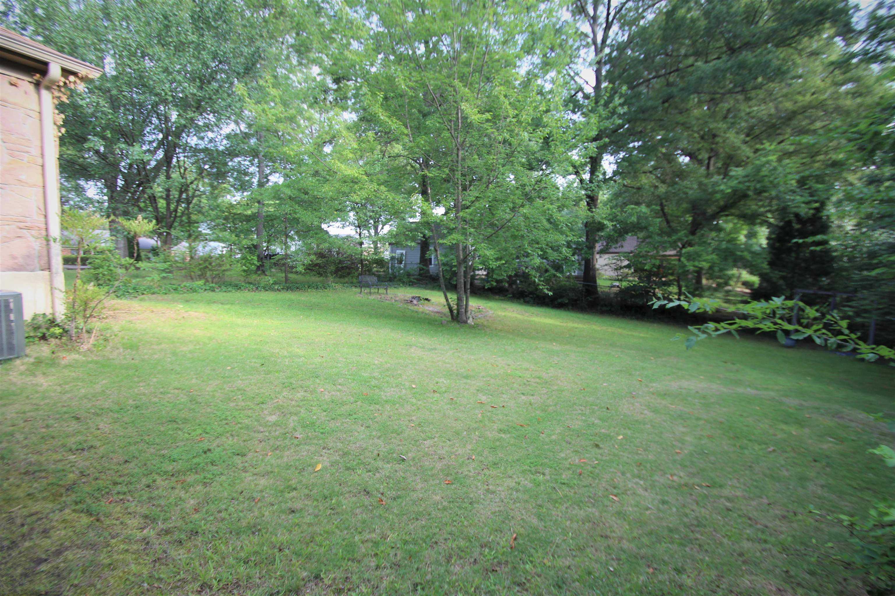 1156 Hayne Road Memphis, TN 38119 - Photo 24 of 25 a view of an outdoor space and yard