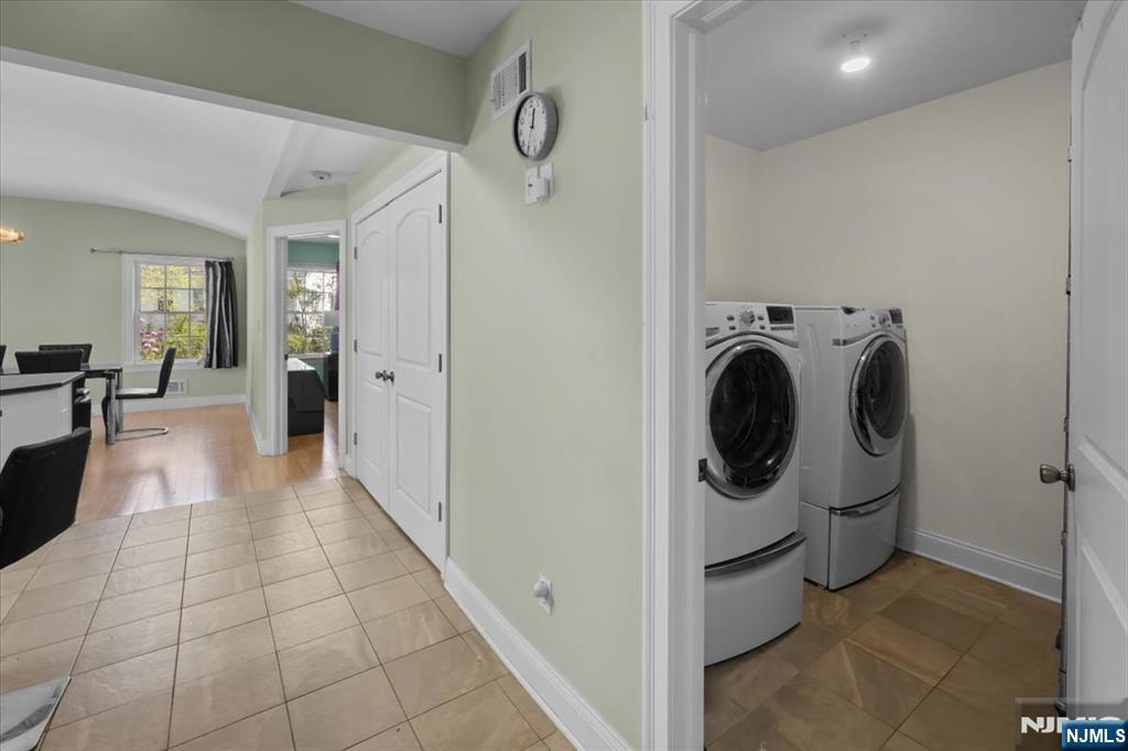 35 East Ridgewood Avenue Paramus, NJ 07652 - Photo 13 of 33