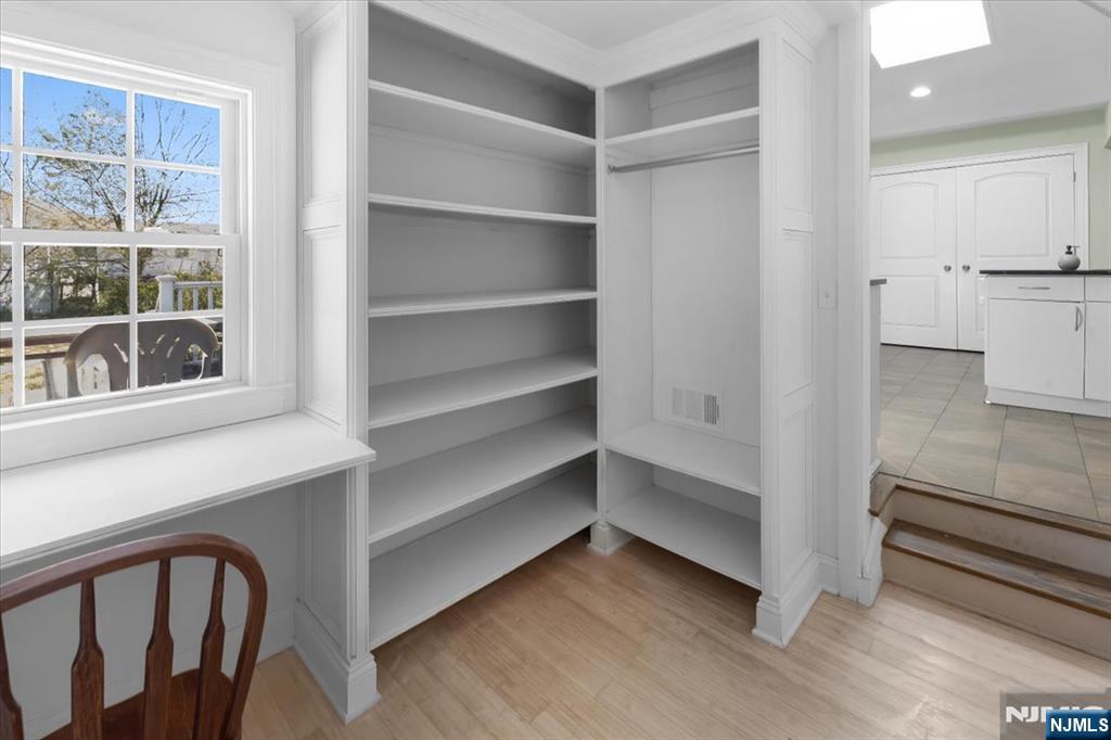 35 East Ridgewood Avenue Paramus, NJ 07652 - Photo 14 of 33