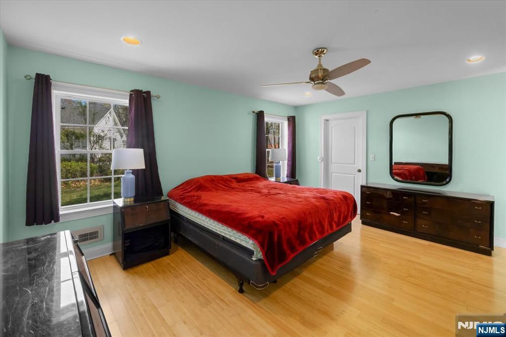 35 East Ridgewood Avenue Paramus, NJ 07652 - Photo 15 of 33