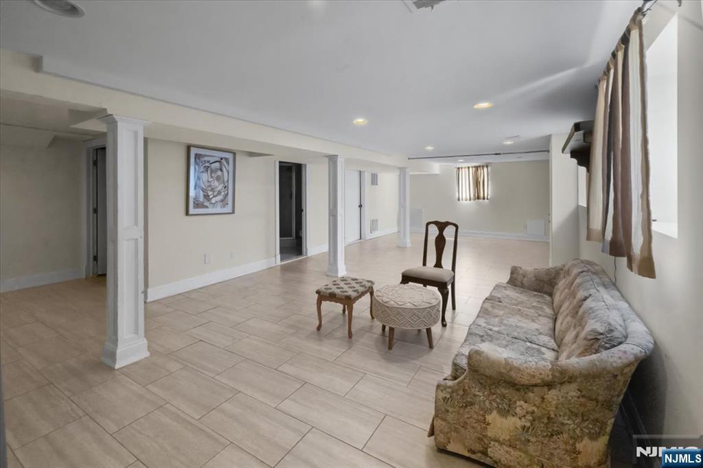 35 East Ridgewood Avenue Paramus, NJ 07652 - Photo 25 of 33