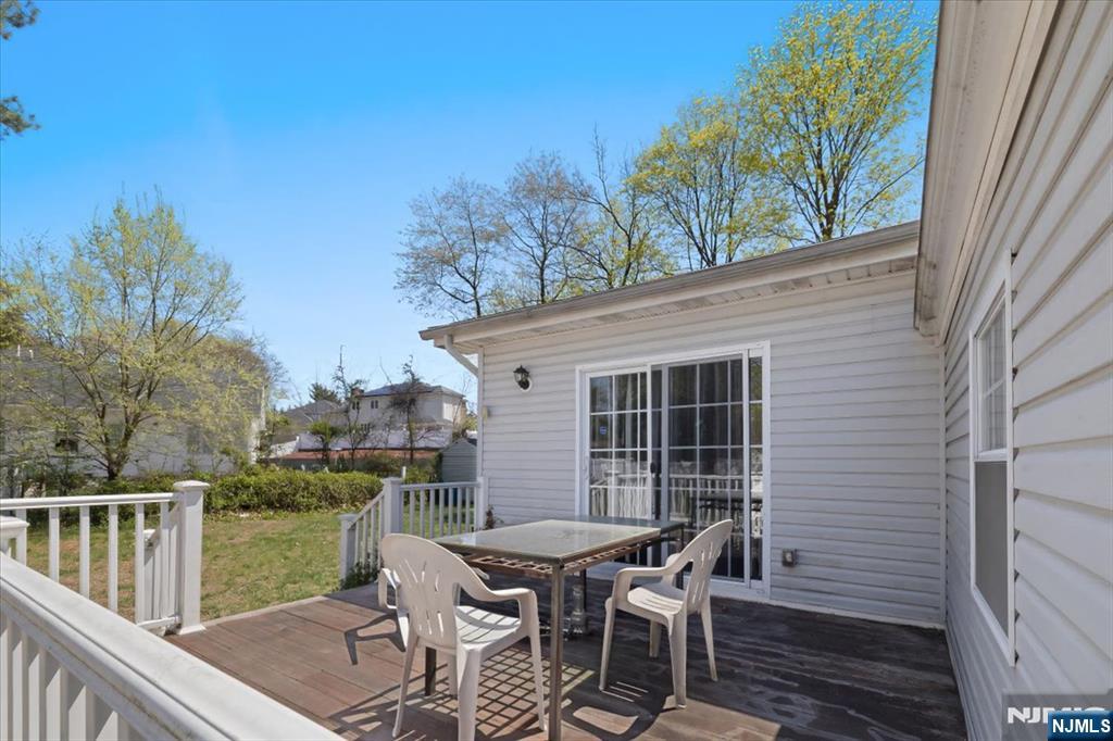 35 East Ridgewood Avenue Paramus, NJ 07652 - Photo 27 of 33
