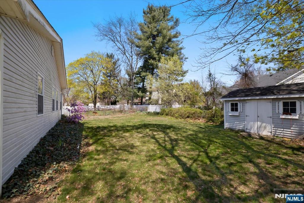 35 East Ridgewood Avenue Paramus, NJ 07652 - Photo 28 of 33