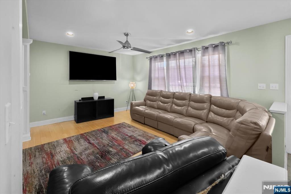 35 East Ridgewood Avenue Paramus, NJ 07652 - Photo 5 of 33