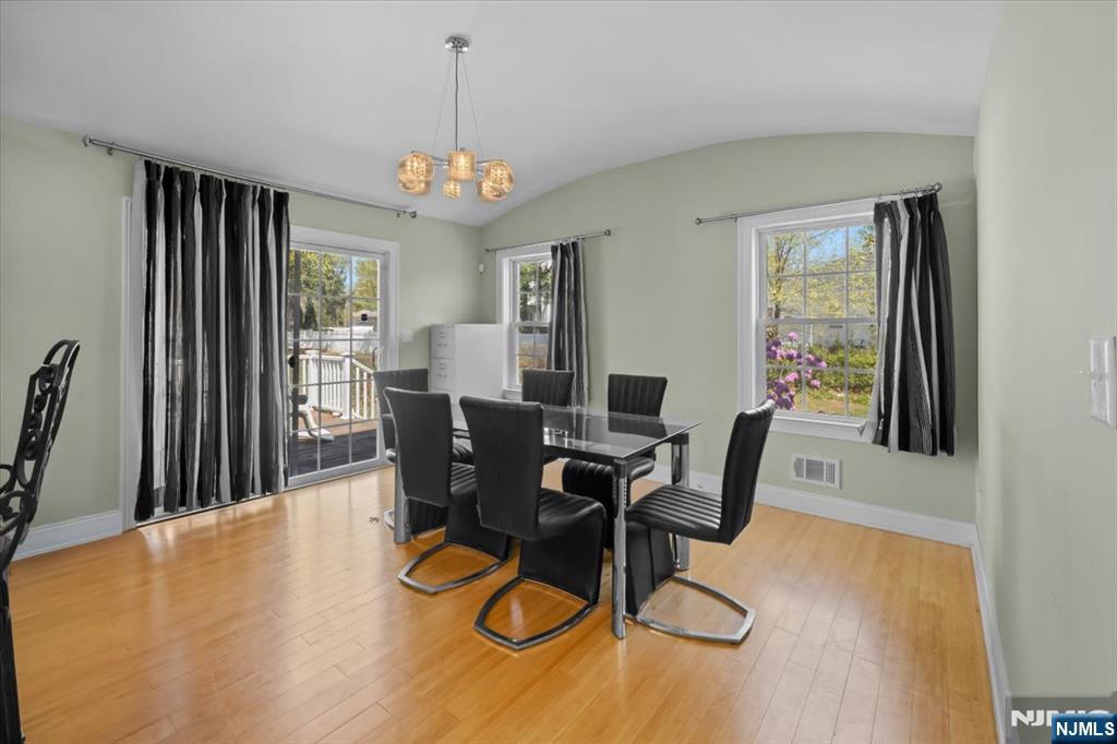 35 East Ridgewood Avenue Paramus, NJ 07652 - Photo 6 of 33