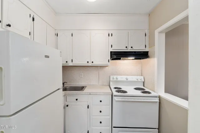 $630,000 | 4033 Harbor Chapel Road, Unit 1, Kingsport, TN 37664