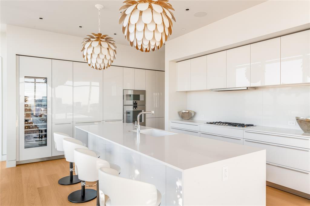 1747 Leonard Street, Unit 2301 Dallas, TX 75201 - Photo 10 of 31