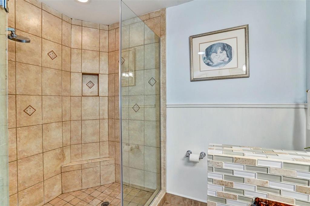 11816 Lipsey Road Tampa, FL 33618 - Photo 35 of 50