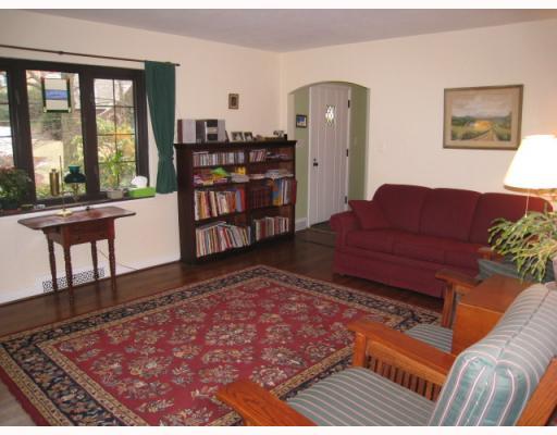 247 Cascade Road Forest Hills, PA 15221 - Photo 5 of 18 Living Room.