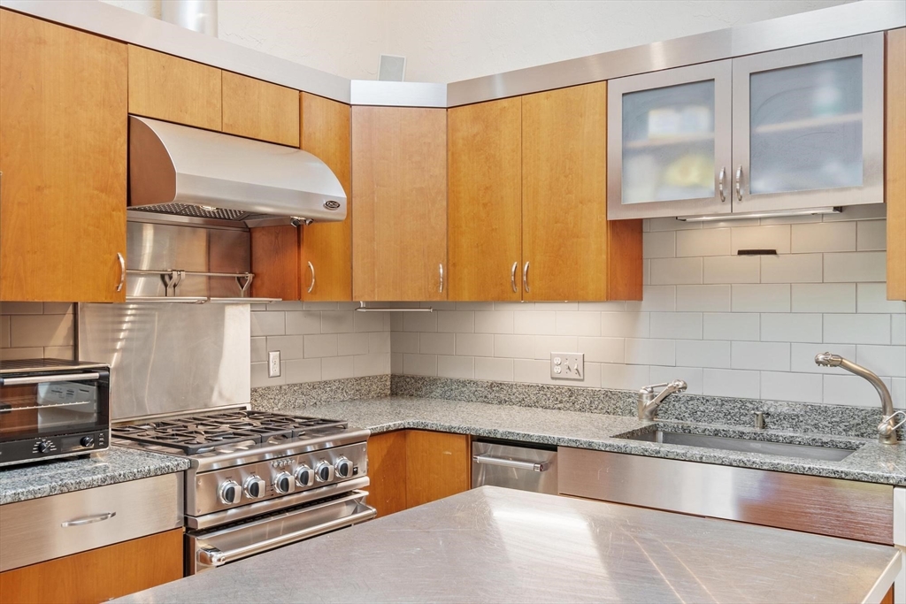 99 Beaver Road Reading, MA 01867 - Photo 6 of 42