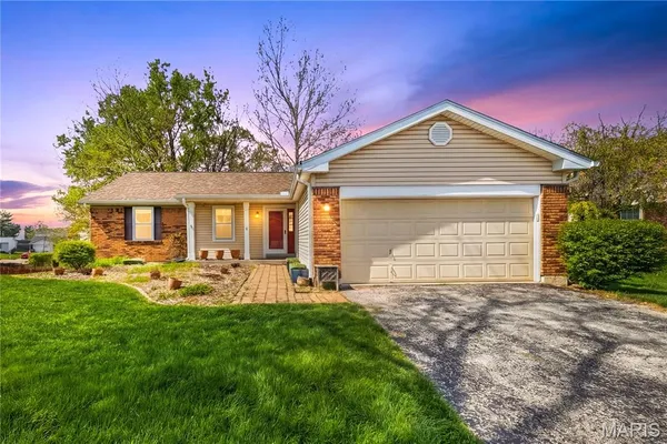 $340,000 | 118 Walnut Hill Drive, St. Charles, MO 63304