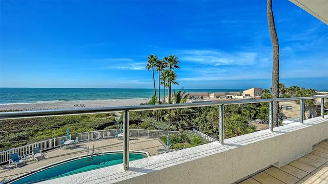 $3,250,000 | 4561 Gulf Of Mexico Drive, Unit 202, Longboat Key, FL 34228