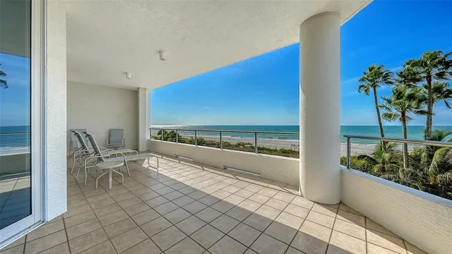 $3,250,000 | 4561 Gulf Of Mexico Drive, Unit 202, Longboat Key, FL 34228