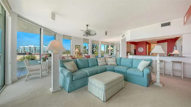 $3,250,000 | 4561 Gulf Of Mexico Drive, Unit 202, Longboat Key, FL 34228