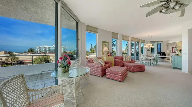 $3,250,000 | 4561 Gulf Of Mexico Drive, Unit 202, Longboat Key, FL 34228