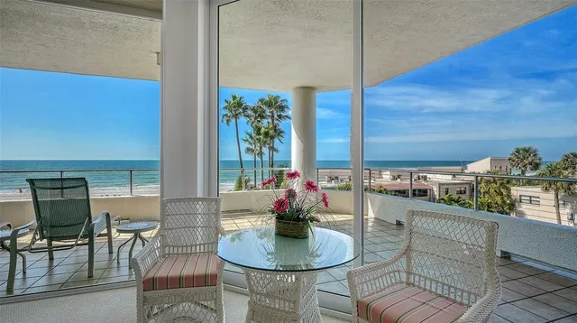 $3,250,000 | 4561 Gulf Of Mexico Drive, Unit 202, Longboat Key, FL 34228