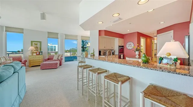 $3,250,000 | 4561 Gulf Of Mexico Drive, Unit 202, Longboat Key, FL 34228