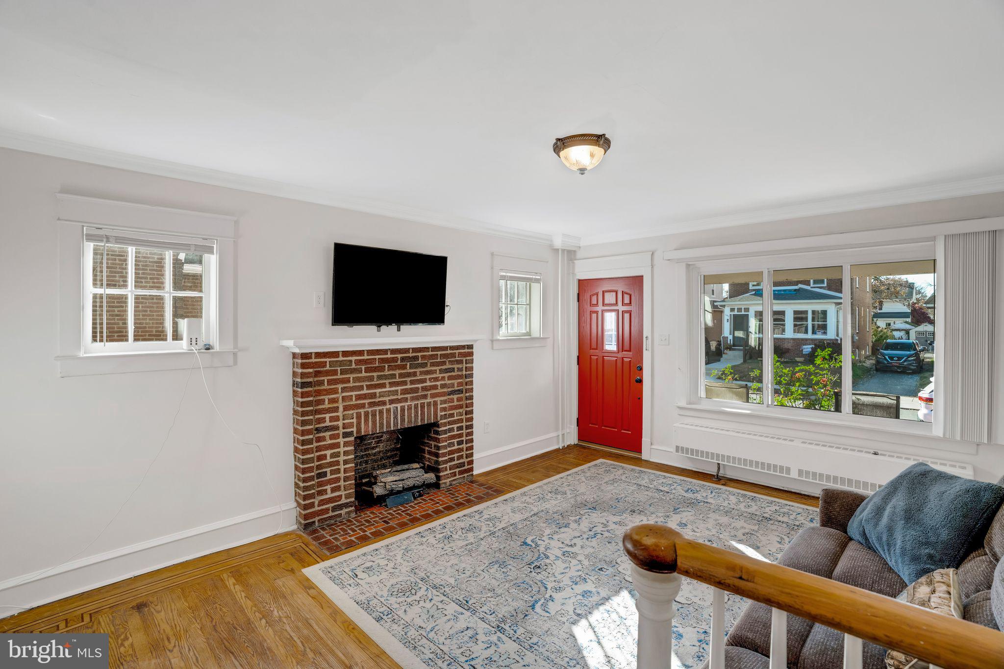169 East Avon Road Brookhaven, PA 19015 - Photo 4 of 33 Gallery Image 4