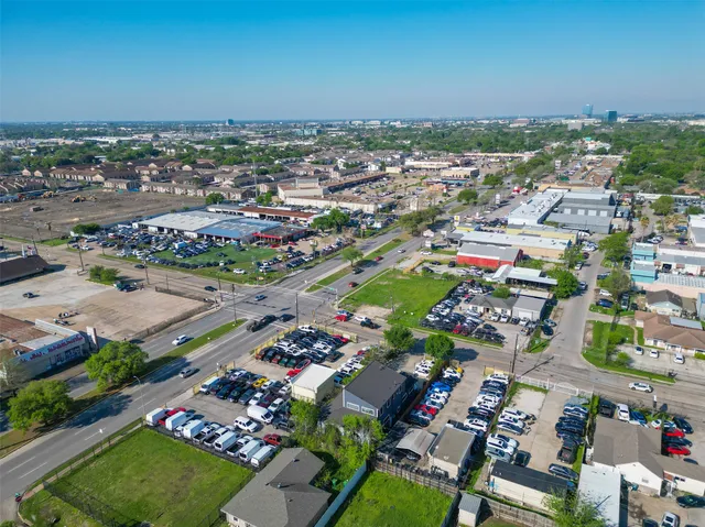 $320,000 | 3222 Jarvis Street, Houston, TX 77063