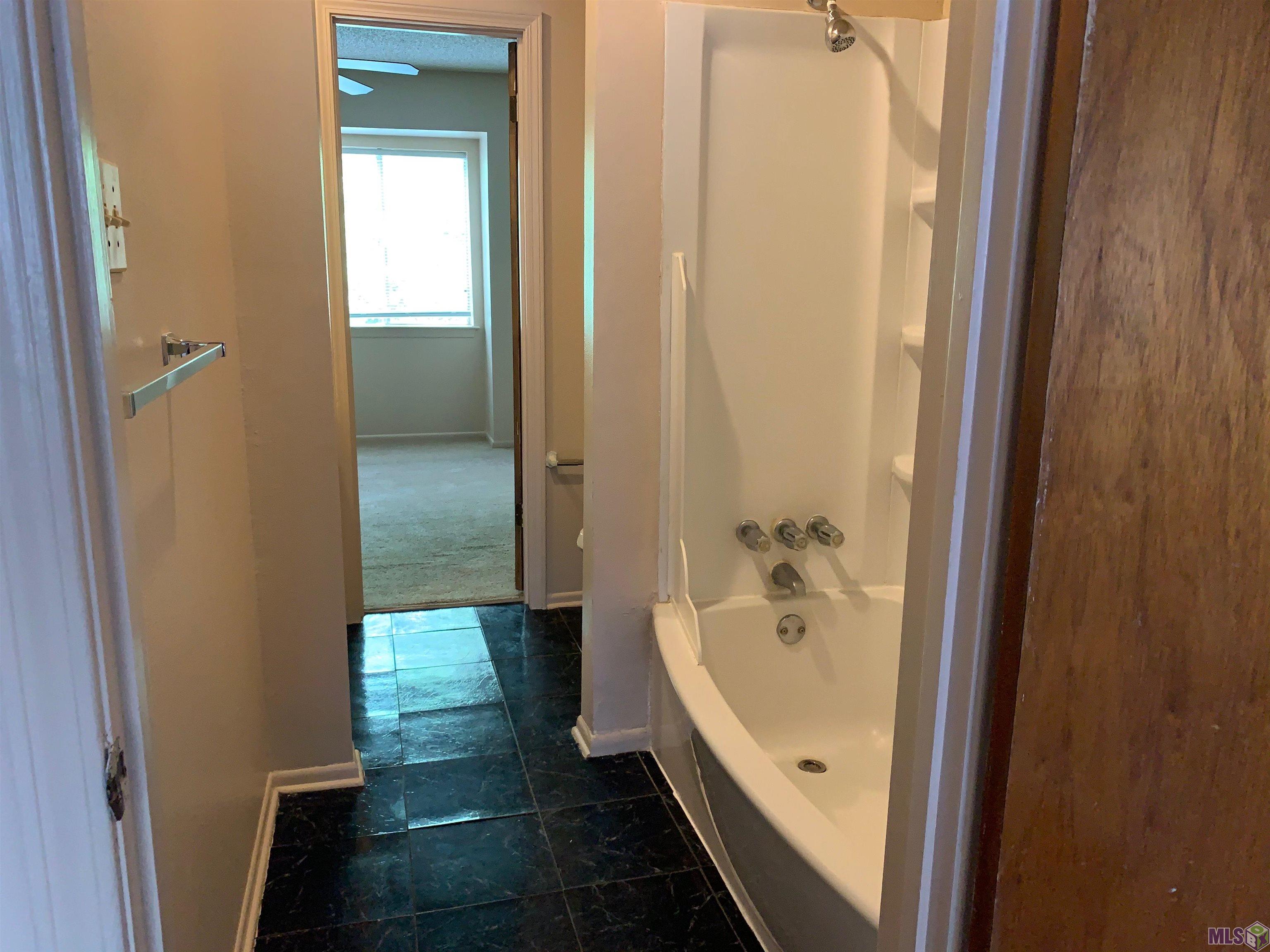 8848 GSRI Avenue Baton Rouge, LA 70810 - Photo 14 of 17 Gallery Image 14