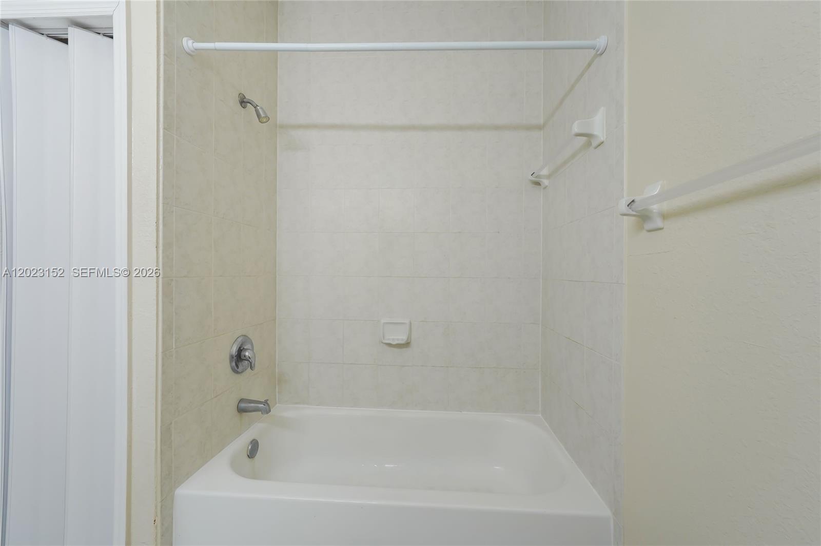 2524 Southeast 16th Road, Unit 100 Homestead, FL 33035 - Photo 8 of 31