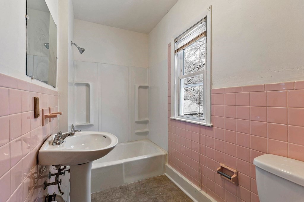 41 Forest Street Springfield, MA 01108 - Photo 12 of 26