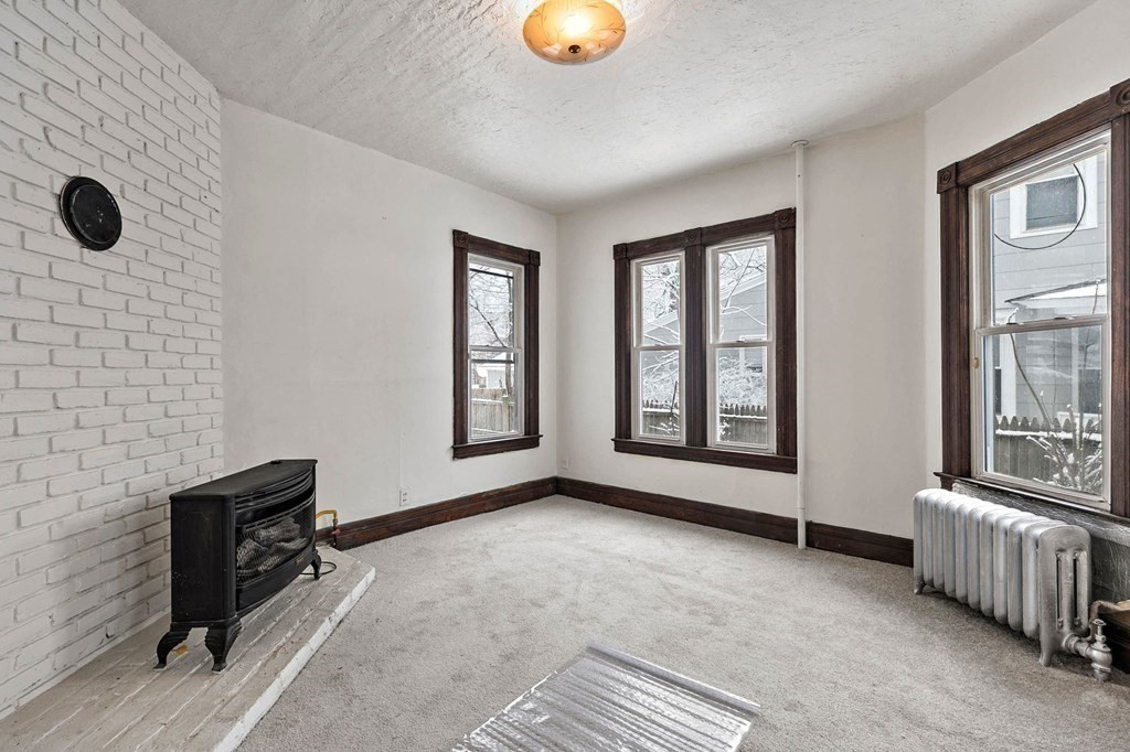 41 Forest Street Springfield, MA 01108 - Photo 5 of 26