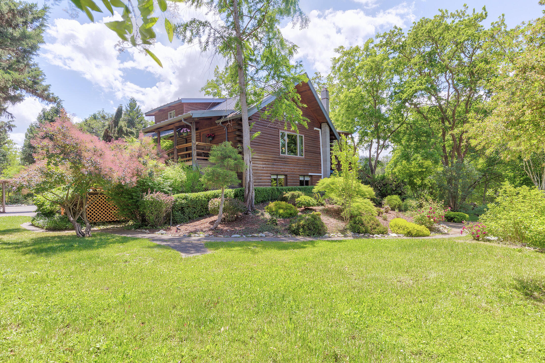 14921 North Applegate Road Grants Pass, OR 97527 - Photo 53 of 123 14921applegate025