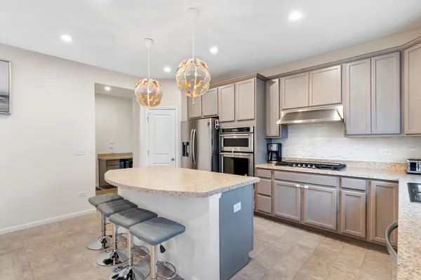 $570,000 | 12455 South Compass Avenue, Plainfield, IL 60585