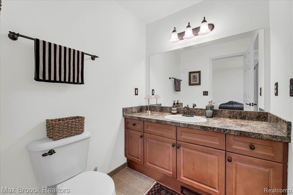 41 North Squirrel Road Auburn Hills, MI 48326 - Photo 17 of 19