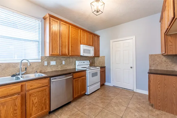 $1,700 | 11510 Alcott Drive, Montgomery, TX 77356