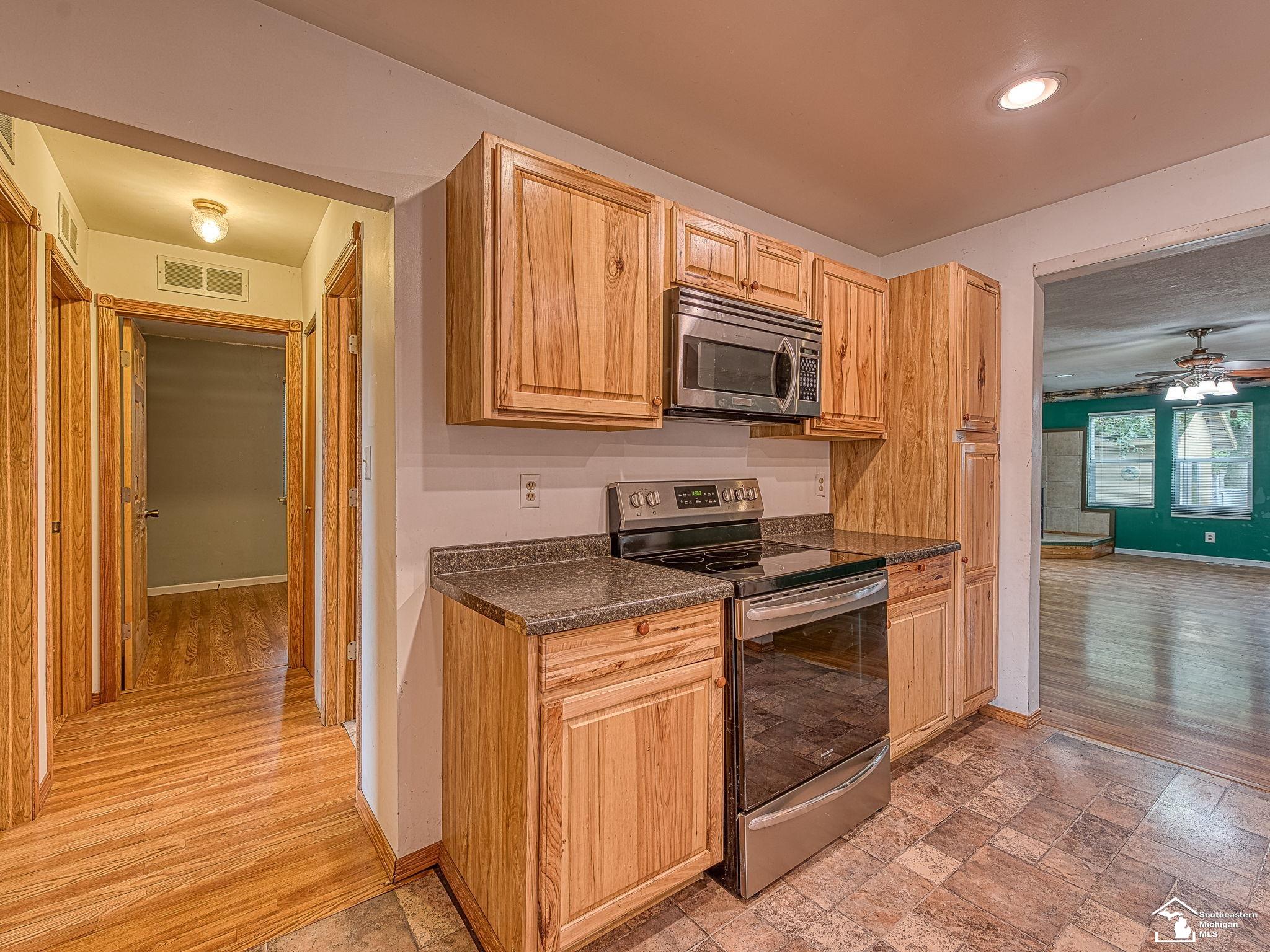 9583 Exeter Road Carleton, MI 48117 - Photo 13 of 30