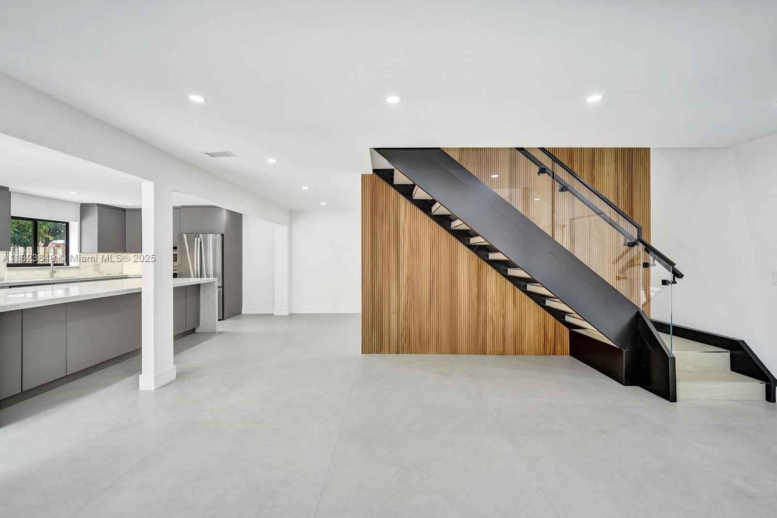 7340 Andorra Place Boca Raton, FL 33433 - Photo 88 of 99 a view of an empty room with a window