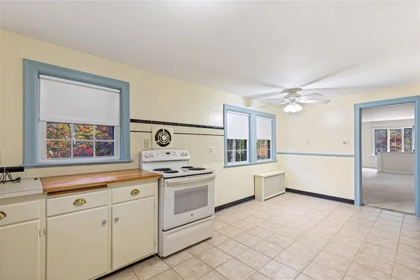 $2,300 | 6 Chase Lane, Lincoln, RI 02865