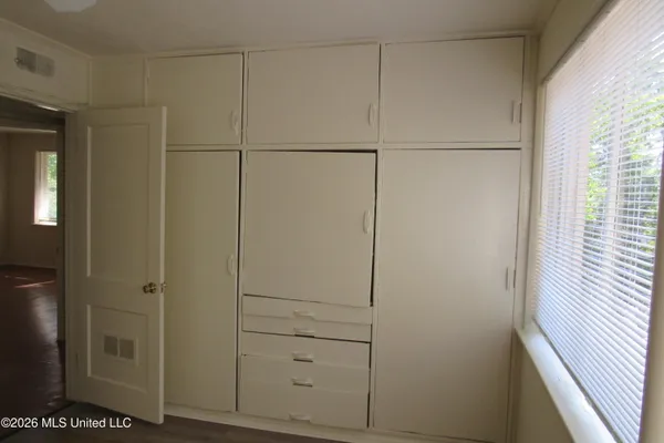 $905 | 1043 Carlisle Street, Unit A5, Jackson, MS 39202