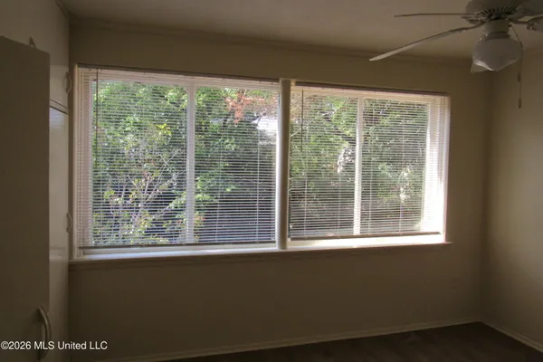 $905 | 1043 Carlisle Street, Unit A5, Jackson, MS 39202