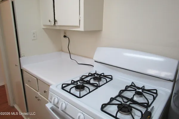 $905 | 1043 Carlisle Street, Unit A5, Jackson, MS 39202