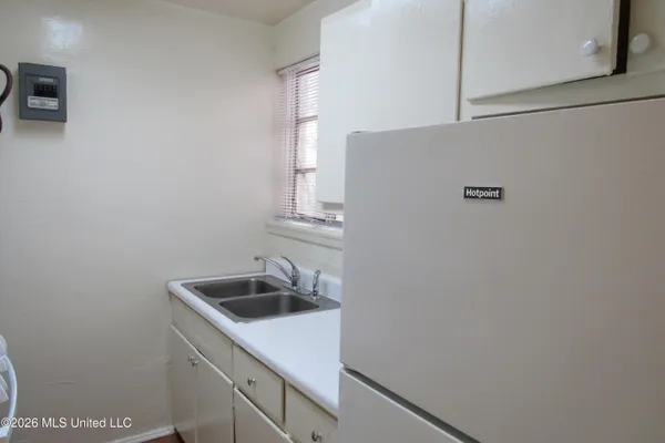 $905 | 1043 Carlisle Street, Unit A5, Jackson, MS 39202