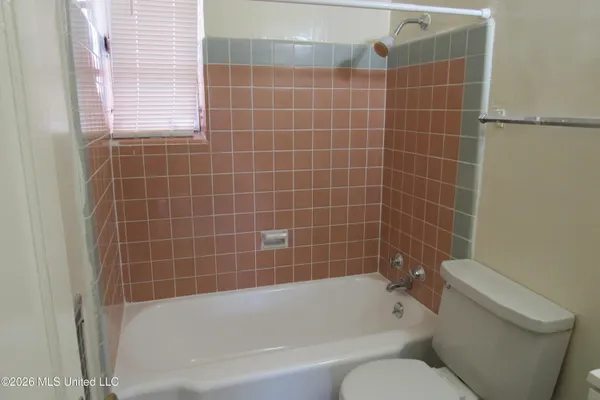 $905 | 1043 Carlisle Street, Unit A5, Jackson, MS 39202